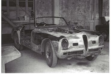 915788 1977 photos 1
