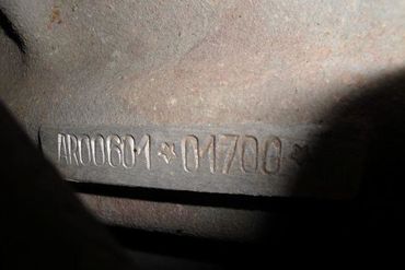 101043