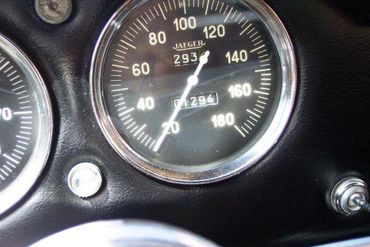 821