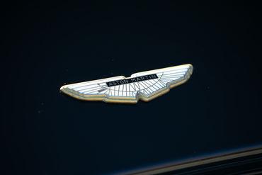251208 Aston V8 26