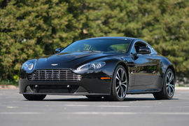 250420 V12 Vantage 001