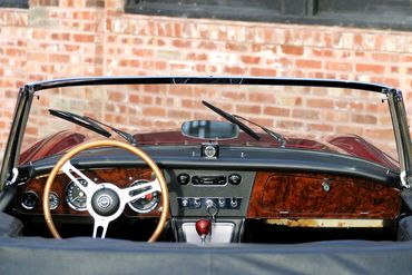 Interior 8