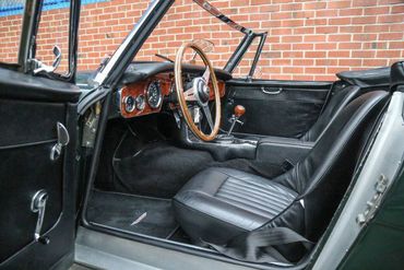 157400