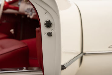 251106 White Vette 073