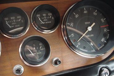 25823