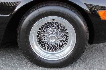 57232