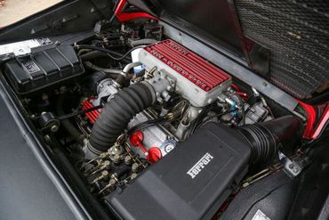 156878