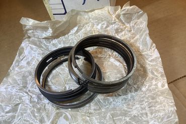 Piston Ring Set set of 4 65 4