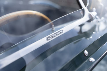 211023 W Jaguar C 37