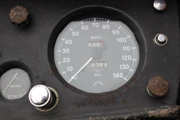 83582