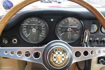 152372