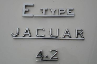 9833
