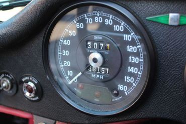 125649