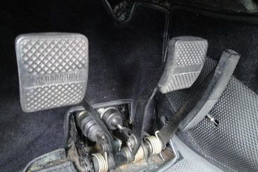 39394