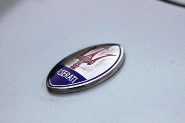 105561