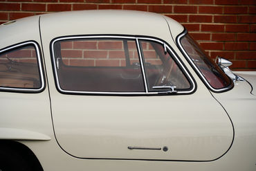 231202 300 SL W 24