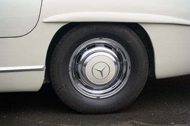 231202 300 SL W 38