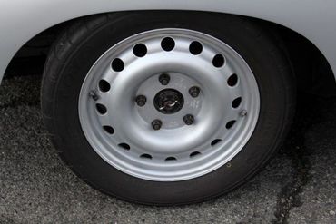 111576