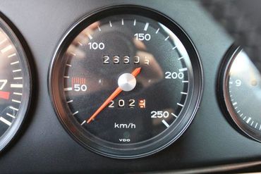 111285
