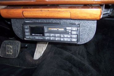 8943