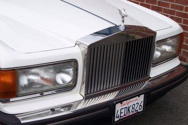8973