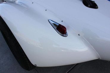 55570