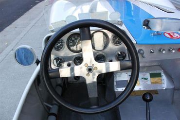 55579