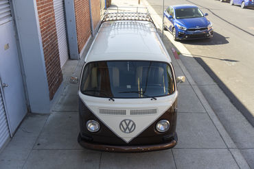 220409 W Luv Bus 01