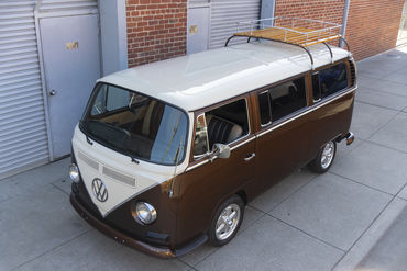 220409 W Luv Bus 02